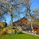 Apartment Hausvikstranda Lyngdal