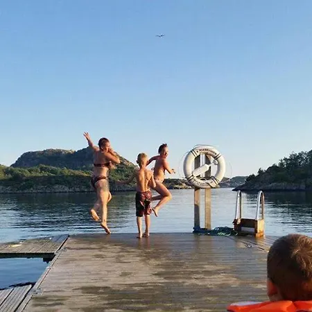 Hausvikstranda Lyngdal