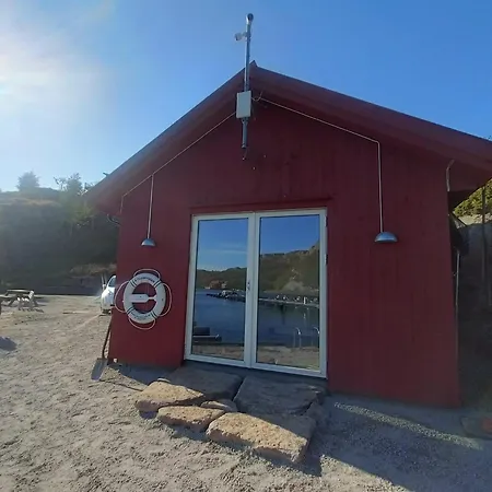 Hausvikstranda * Lyngdal