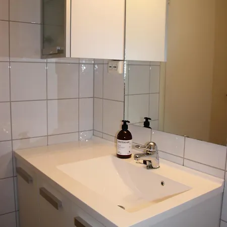 Hausvikstranda Apartment Lyngdal