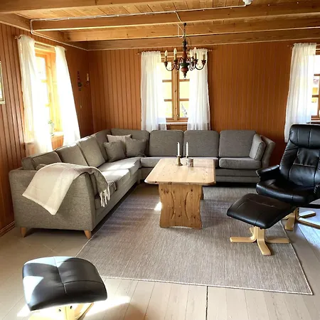 Hausvikstranda Lyngdal