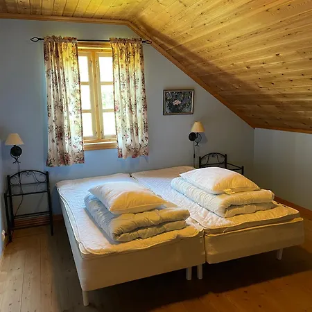 Hausvikstranda Apartment Lyngdal