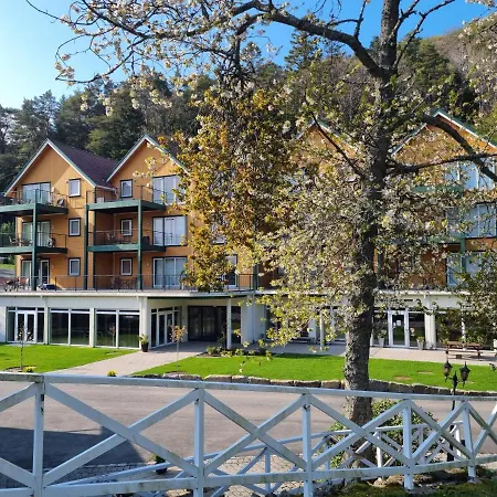 Hausvikstranda Lyngdal