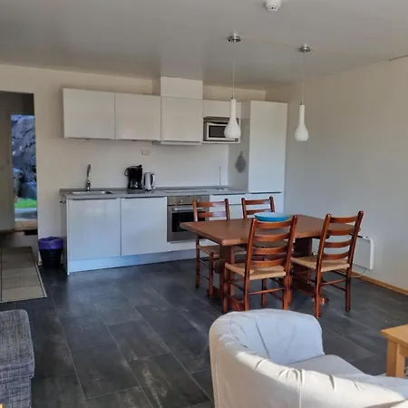 Hausvikstranda Apartamento